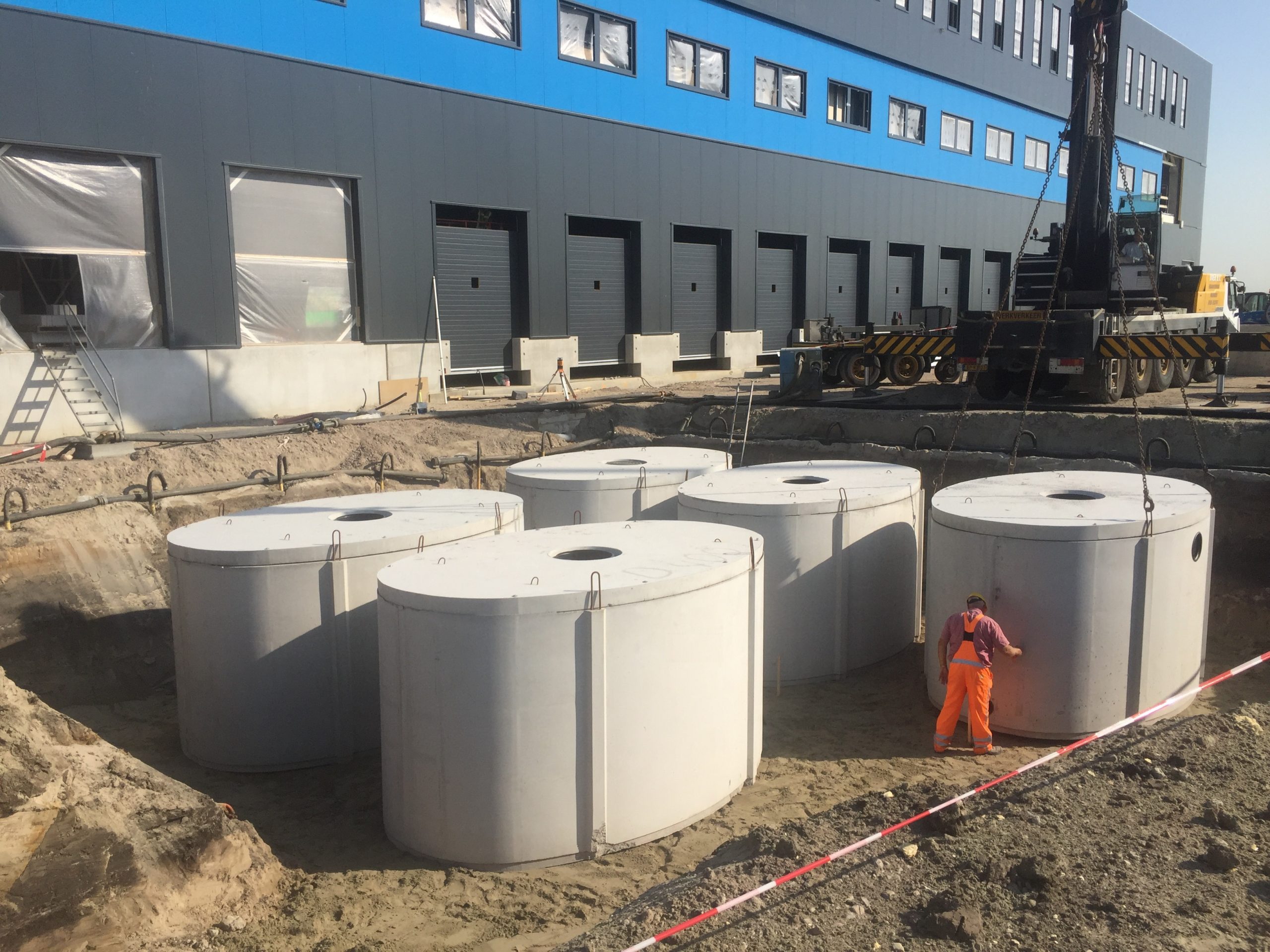 Betonzisternen platzieren